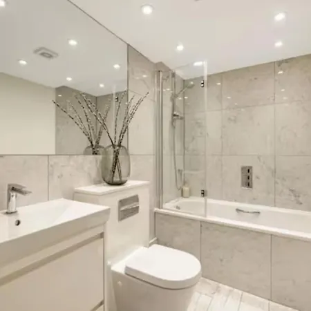 Well-Positioned Studio Flat London Exterior photo