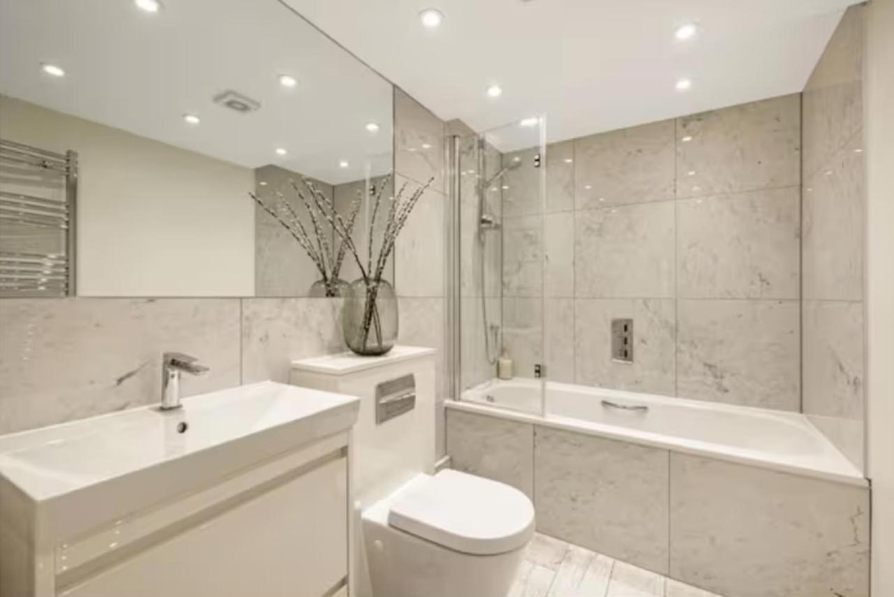 Well-positioned Flat Apartment *